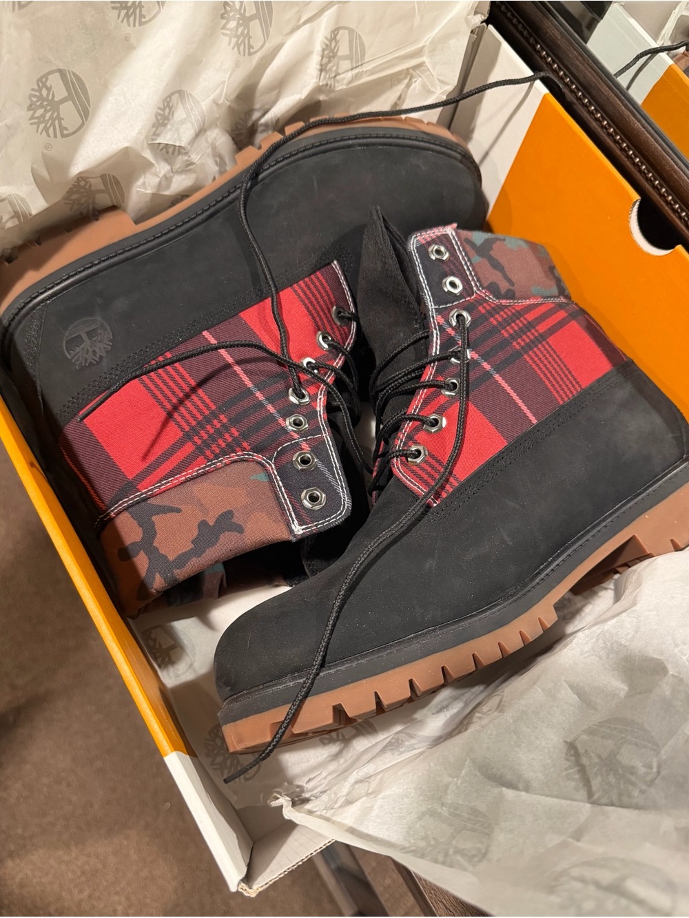 Timberland Men's 6 Inch Classic Boots in Black/Nubuck Men’s 11.5